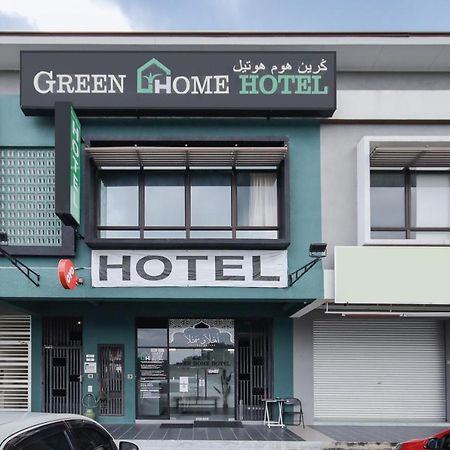 Oyo 90399 Green Home Hotel Syariah Сепанг Экстерьер фото