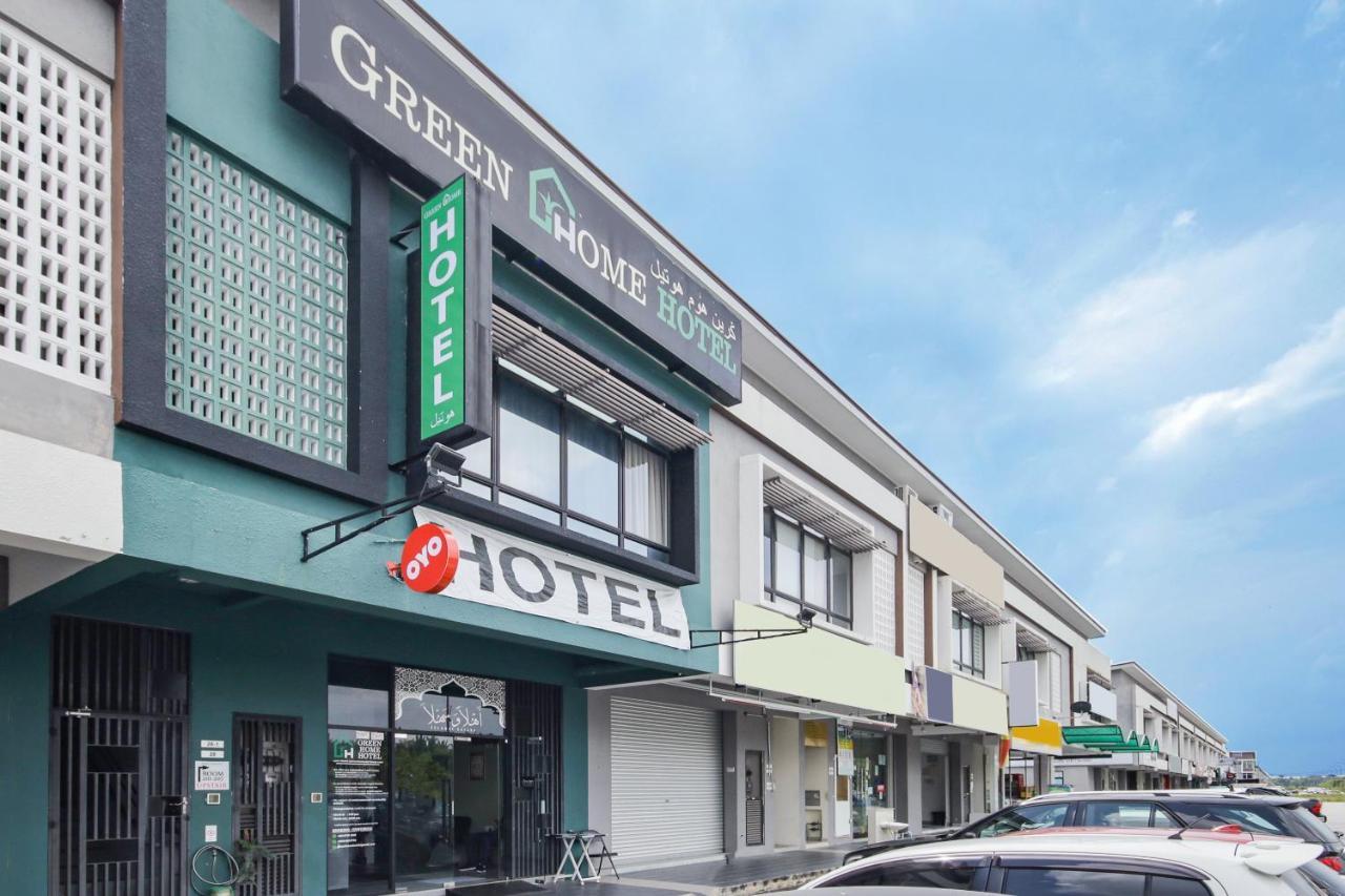 Oyo 90399 Green Home Hotel Syariah Сепанг Экстерьер фото